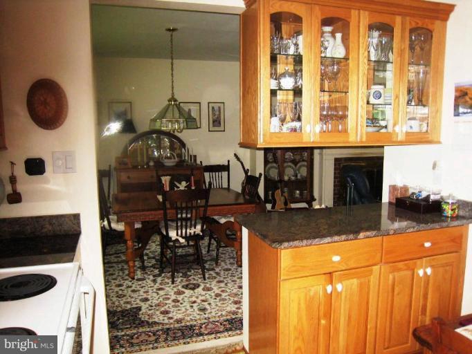 3705 Lakota Road Alexandria, VA 22303 - Photo 13 of 21 Kitchen/Dining Room