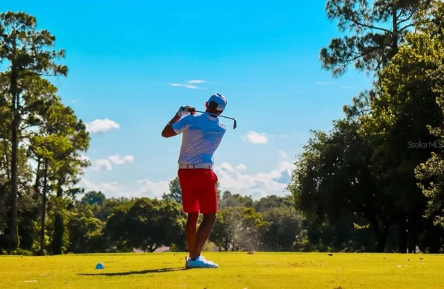 a bench sitting in front of a building