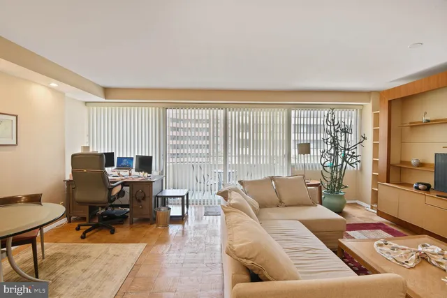 $260,000 | 4515 Willard Avenue, Unit 1111S, Chevy Chase, MD 20815