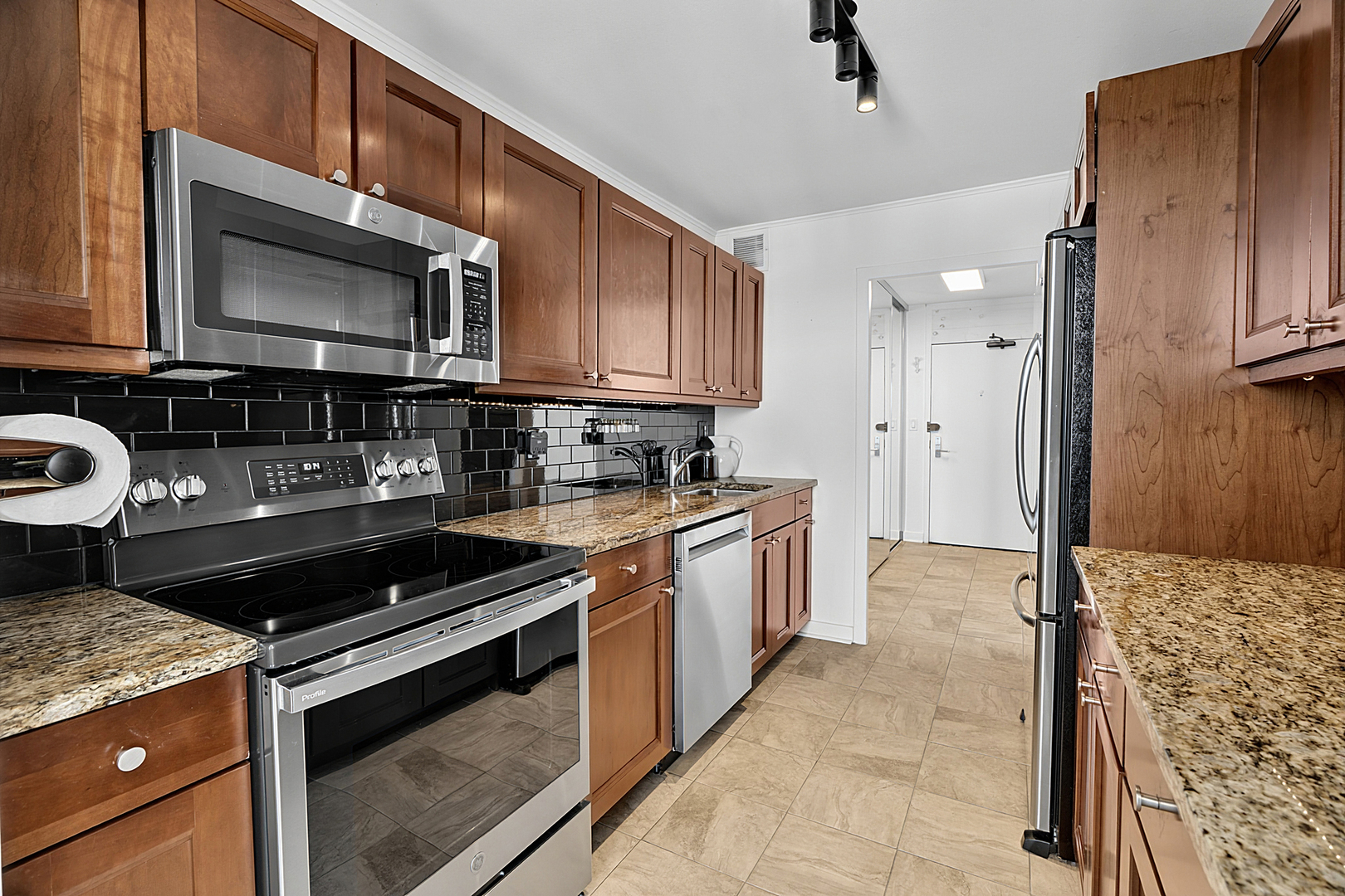 5455 North Sheridan Road, Unit 3515 Chicago, IL 60640 - Photo 30 of 68