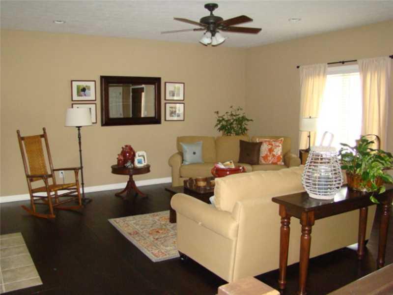 121 George Court Danville, IN 46122 - Photo 2 of 20