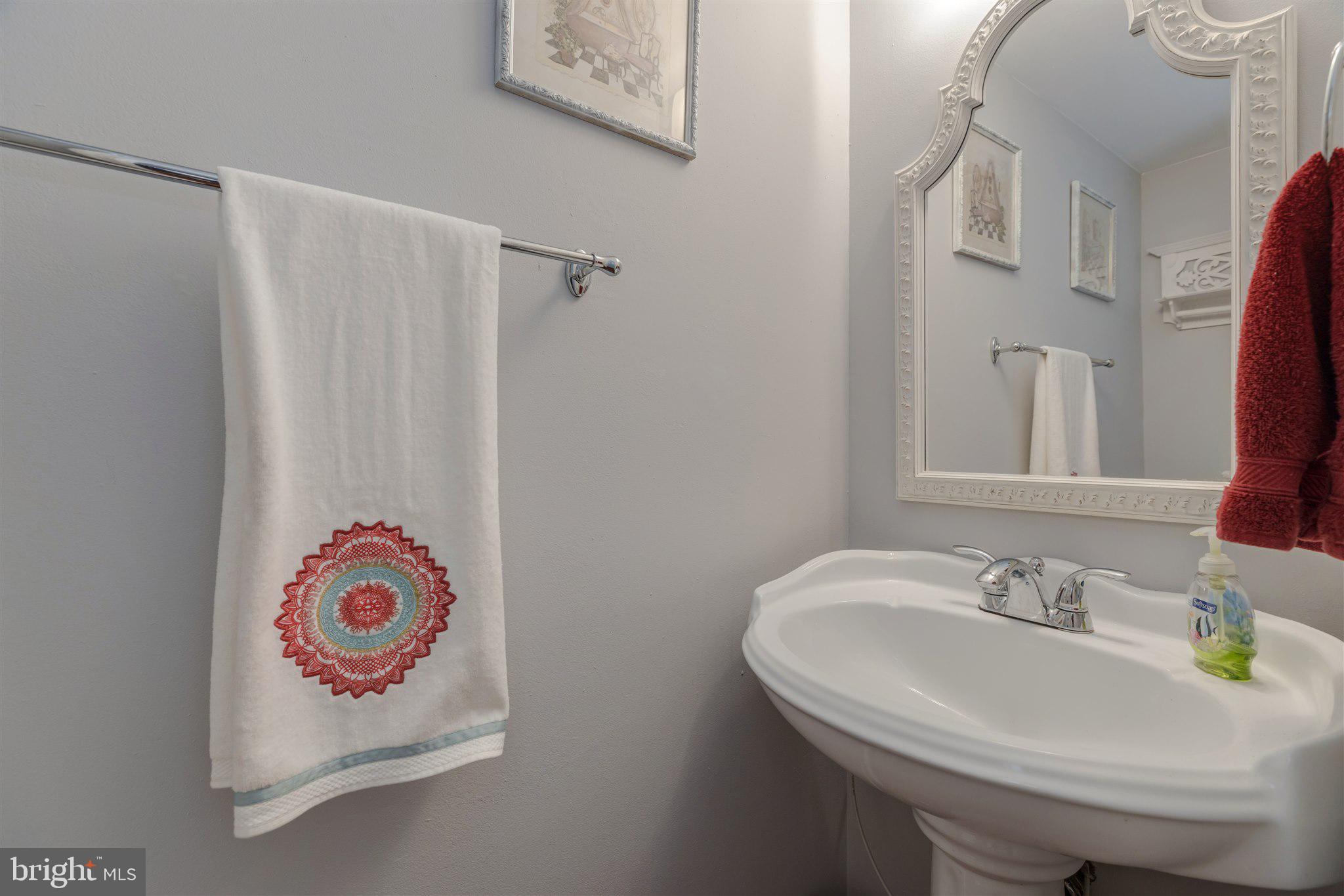 8341 Moline Place Springfield, VA 22153 - Photo 23 of 36 Powder Room