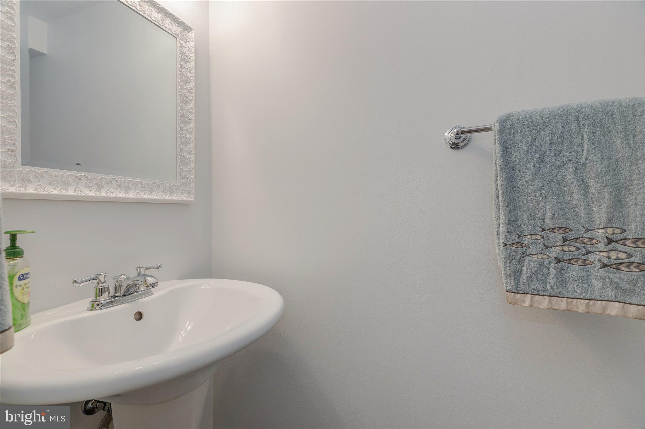 8341 Moline Place Springfield, VA 22153 - Photo 35 of 36 Powder Room
