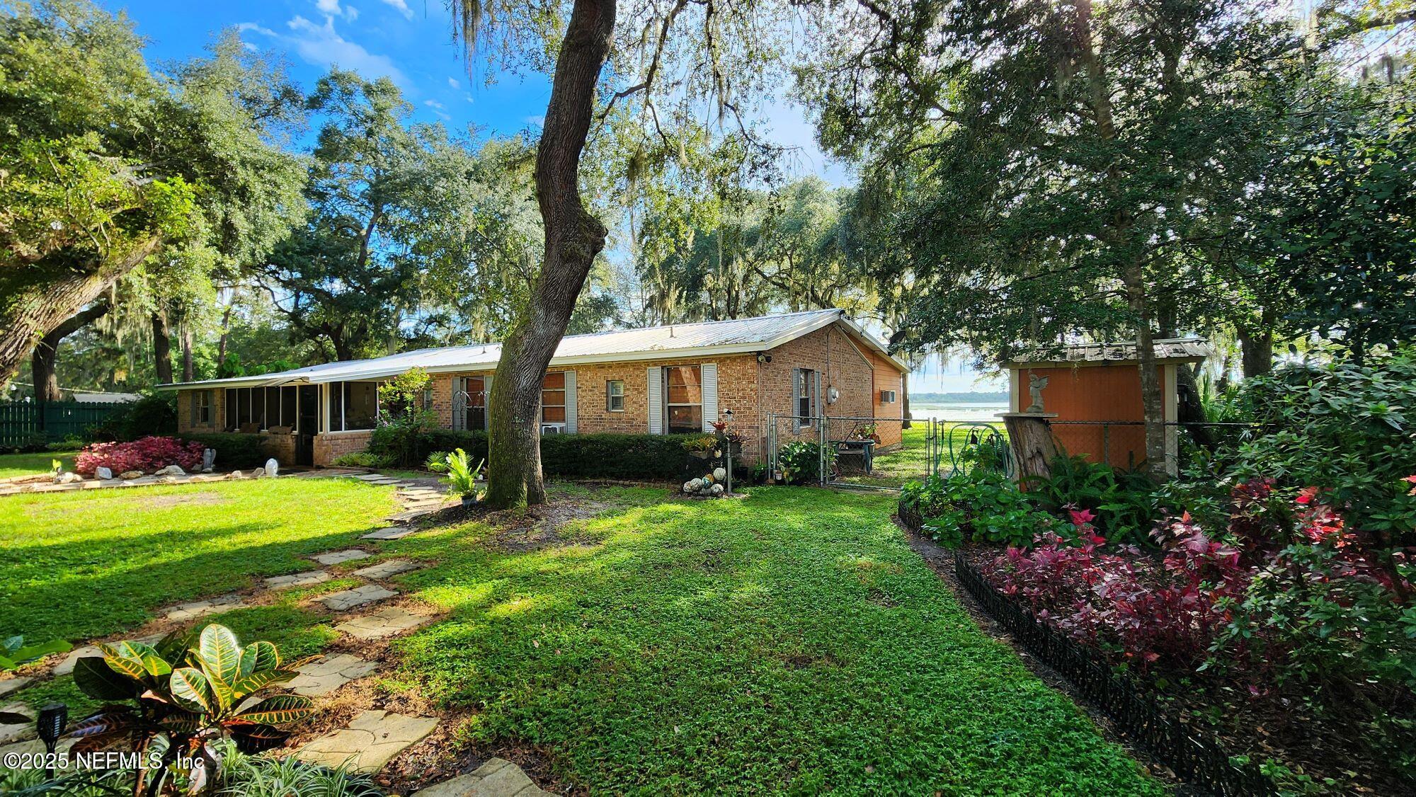 right side view to smith lake