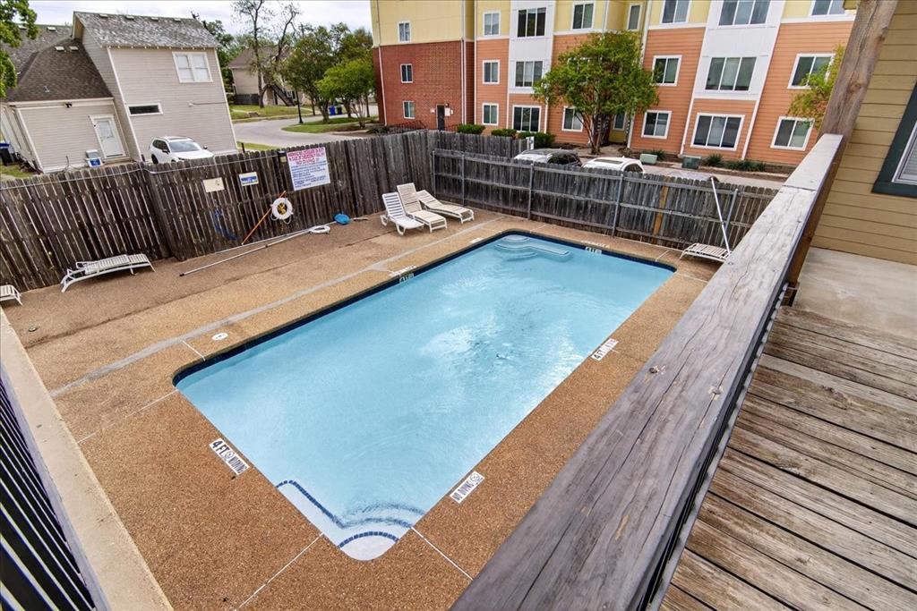 1326 South 11th Street, Unit 2 Waco, TX 76706 - Photo 9 of 11 a view of balcony with chairs