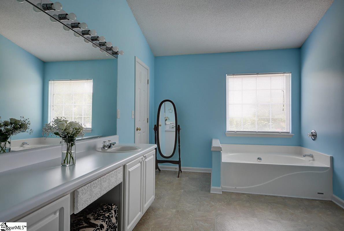 6 Woolridge Way Greer, SC 29650 - Photo 11 of 30 Gallery Image 11
