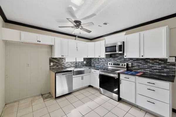 $156,200 | 474 Greenwood Street, Nash, TX 75569