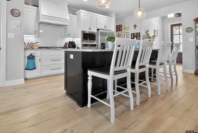 $417,500 | 815 Black Bird Way, Whitehouse, TX 75791