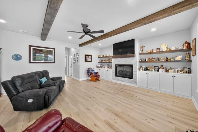 $417,500 | 815 Black Bird Way, Whitehouse, TX 75791