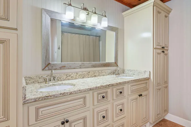 a view of a utility room