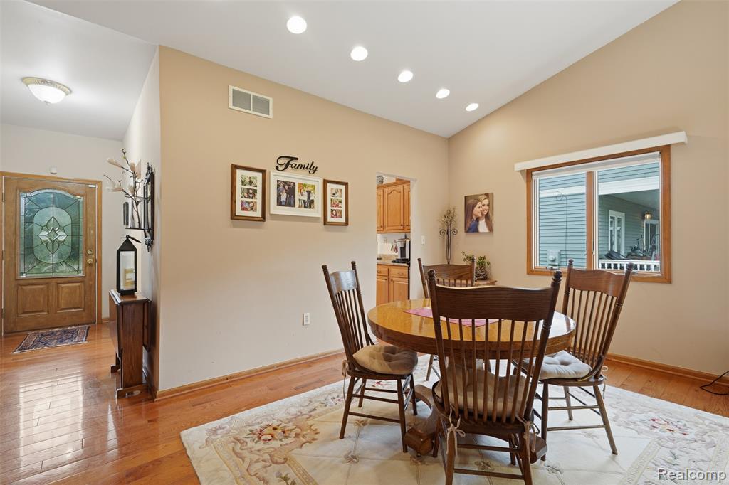 9210 Newburgh Road Livonia, MI 48150 - Photo 8 of 27
