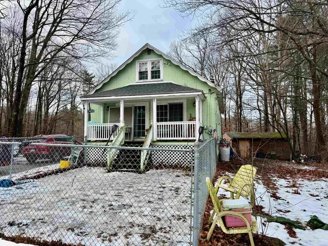 $300,000 | 24 Mountain Road, Raymond, NH 03077