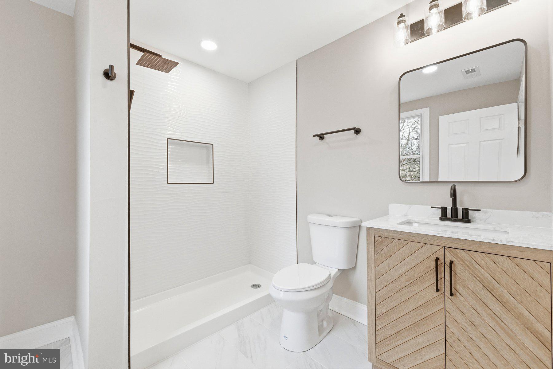 5310 North Mill Street Manchester, MD 21102 - Photo 14 of 35 1st Floor Bath