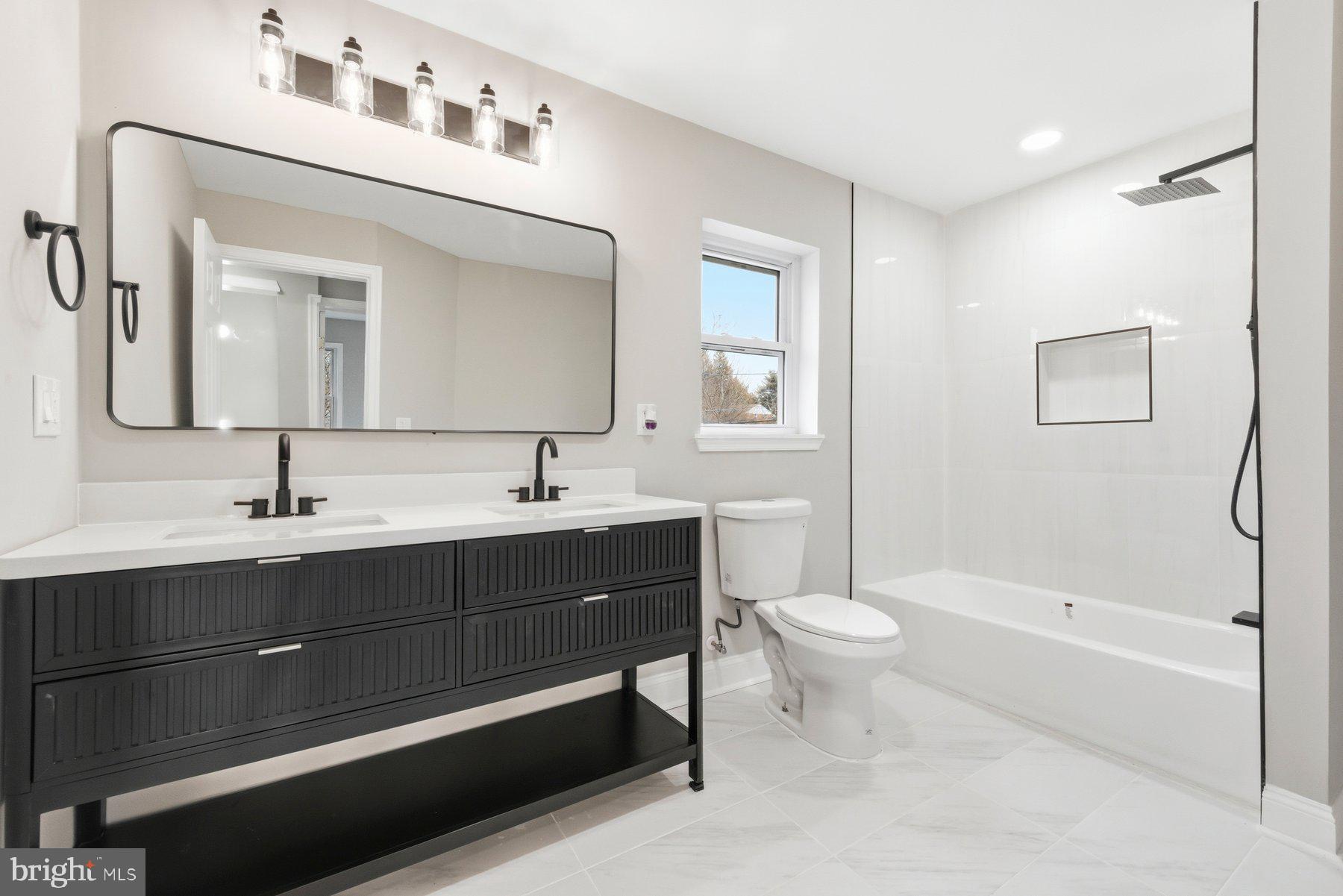 5310 North Mill Street Manchester, MD 21102 - Photo 20 of 35 2nd Floor Bath