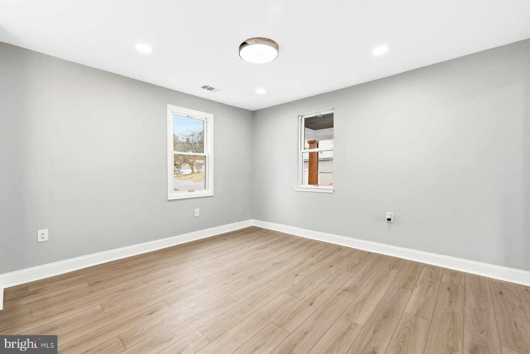 5310 North Mill Street Manchester, MD 21102 - Photo 6 of 35 Dinning Room