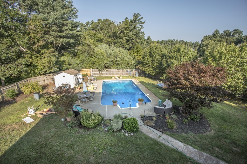 22 Pontiac Road Raynham, MA 02767 - Photo 4 of 28 Gallery Image 4
