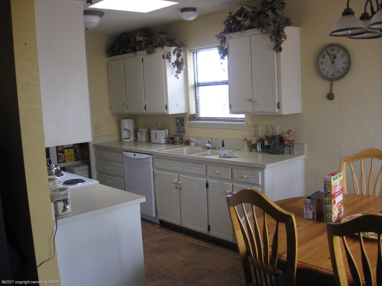 17601 West Hollywood Road Amarillo, TX 79124 - Photo 5 of 5 Kitchen