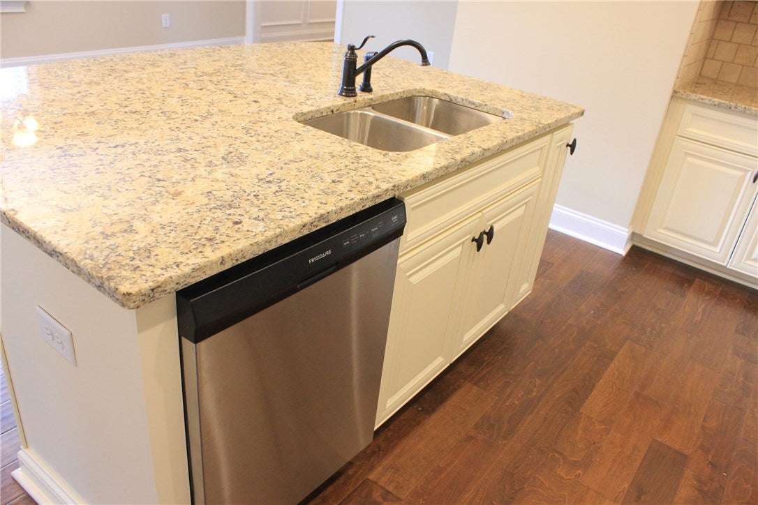 208 Blasted Rock Road Auburn, AL 36830 - Photo 12 of 32 Gallery Image 12