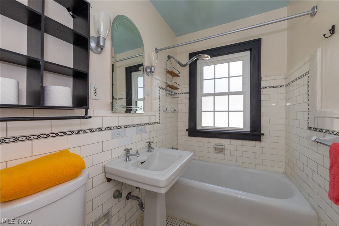 3658 Daleford Road Cleveland, OH 44120 - Photo 20 of 28