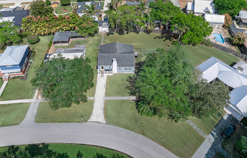 416 Deane Duff Street Clewiston, FL 33440 - Photo 42 of 45 an aerial view of a house