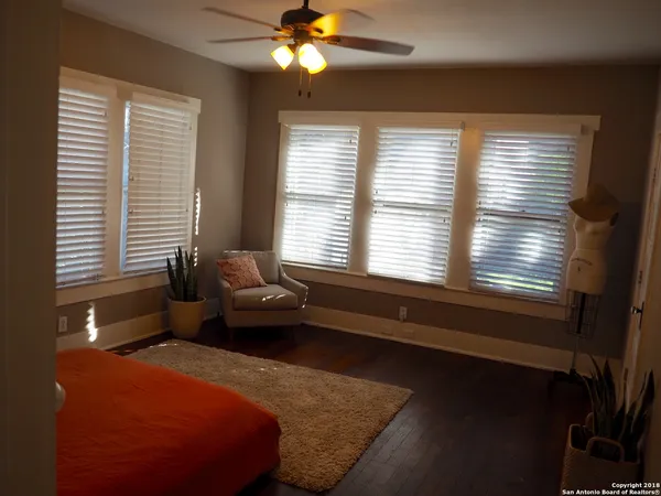 $2,095 | 1118 West W Mistletoe Avenue, San Antonio, TX 78201