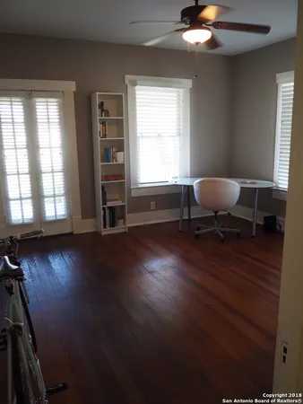 $2,095 | 1118 West W Mistletoe Avenue, San Antonio, TX 78201