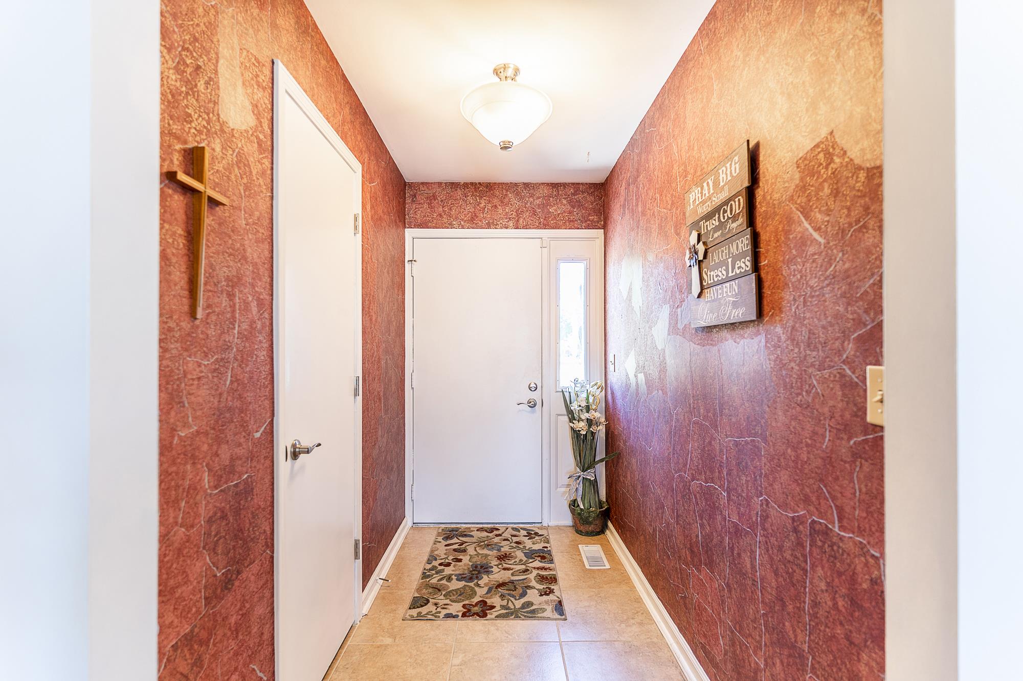 501 Riley Drive Fort Wayne, IN 46825 - Photo 3 of 36 Gallery Image 3