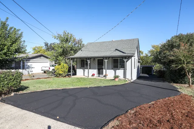 $289,950 | 3443 West Street, Redding, CA 96001