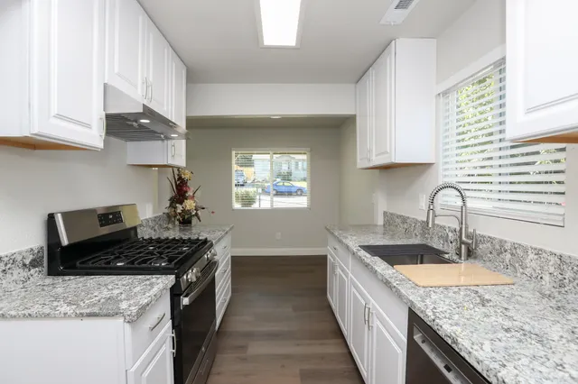 $289,950 | 3443 West Street, Redding, CA 96001