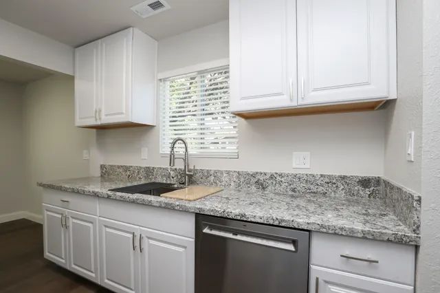 $289,950 | 3443 West Street, Redding, CA 96001