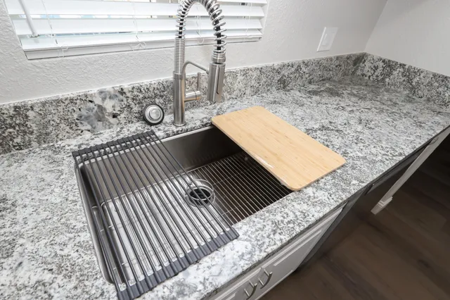 $289,950 | 3443 West Street, Redding, CA 96001