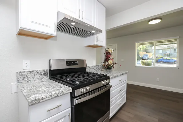 $289,950 | 3443 West Street, Redding, CA 96001