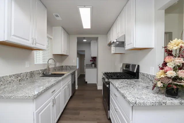 $289,950 | 3443 West Street, Redding, CA 96001