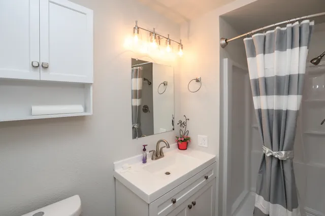 $289,950 | 3443 West Street, Redding, CA 96001