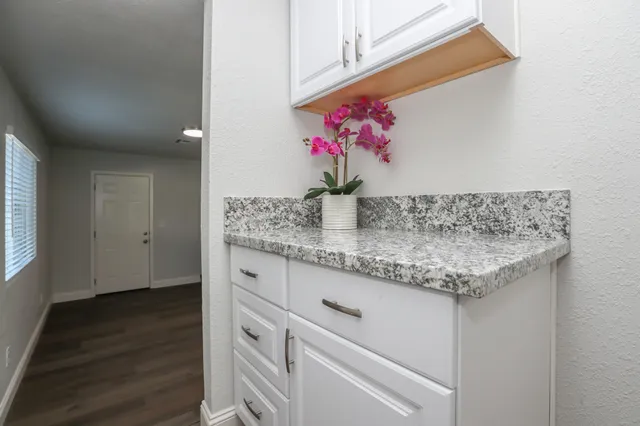 $289,950 | 3443 West Street, Redding, CA 96001