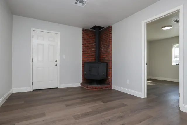 $289,950 | 3443 West Street, Redding, CA 96001