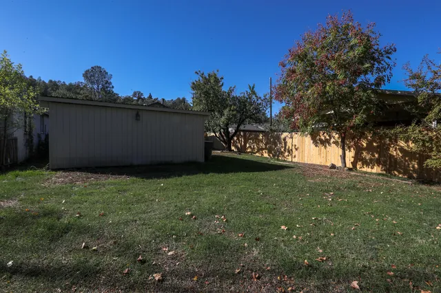 $289,950 | 3443 West Street, Redding, CA 96001