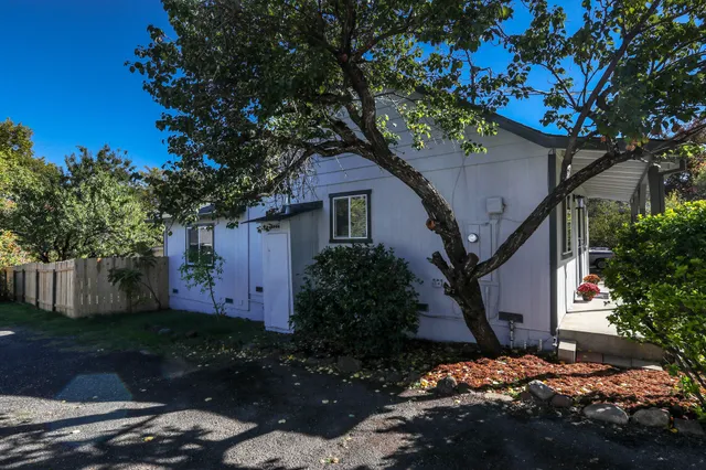 $289,950 | 3443 West Street, Redding, CA 96001