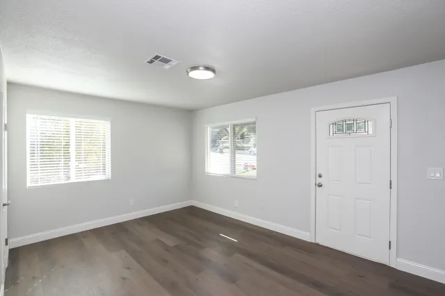 $289,950 | 3443 West Street, Redding, CA 96001