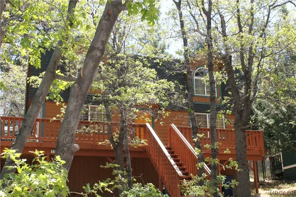 $415,000 | 223 Vista Avenue, Sugarloaf, CA 92386