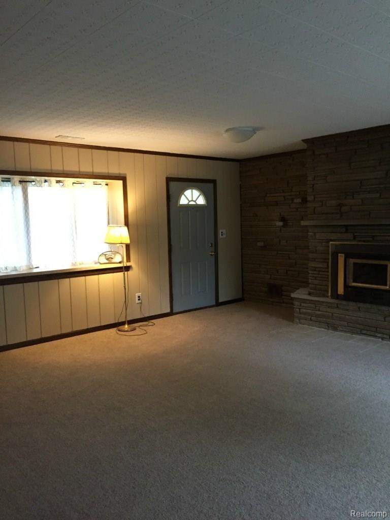 33300 King Road New Boston, MI 48164 - Photo 4 of 33 Family Room W/Wood Burning Insert & New Carpet