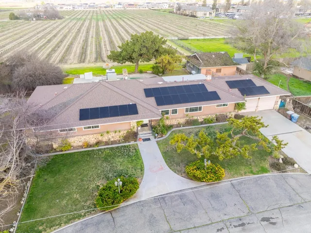 $4,999,000 | 12812 East Stroud Avenue, Kingsburg, CA 93631