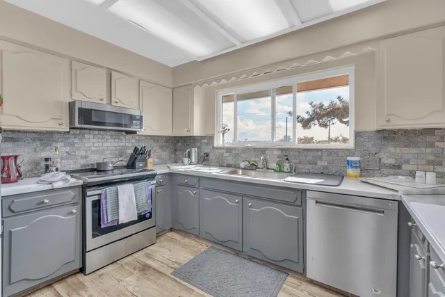 $4,999,000 | 12812 East Stroud Avenue, Kingsburg, CA 93631