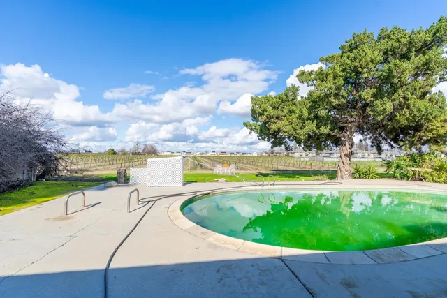 $4,999,000 | 12812 East Stroud Avenue, Kingsburg, CA 93631