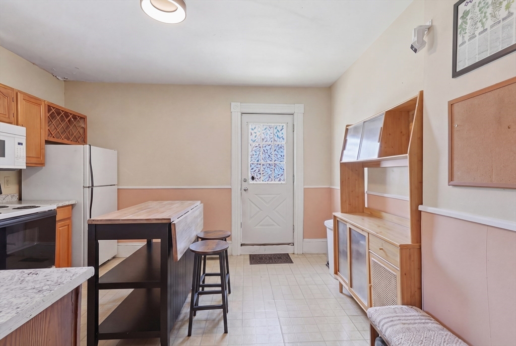 115-117 Chestnut Street Waltham, MA 02453 - Photo 22 of 42