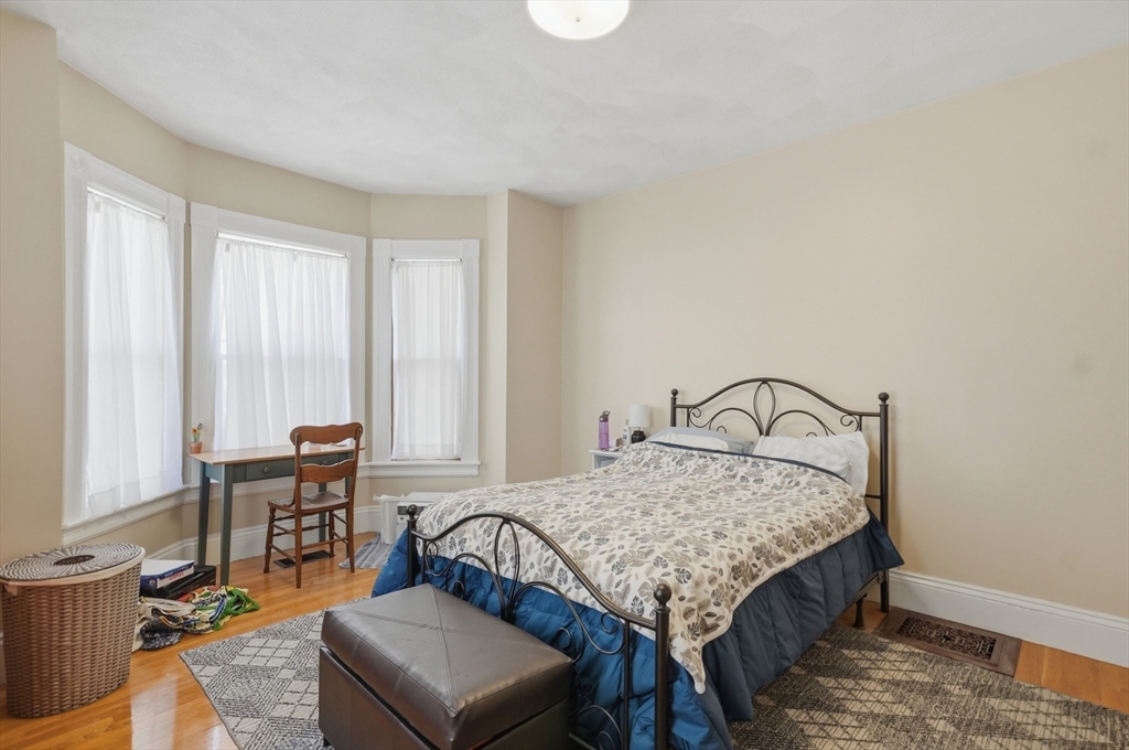 115-117 Chestnut Street Waltham, MA 02453 - Photo 24 of 42
