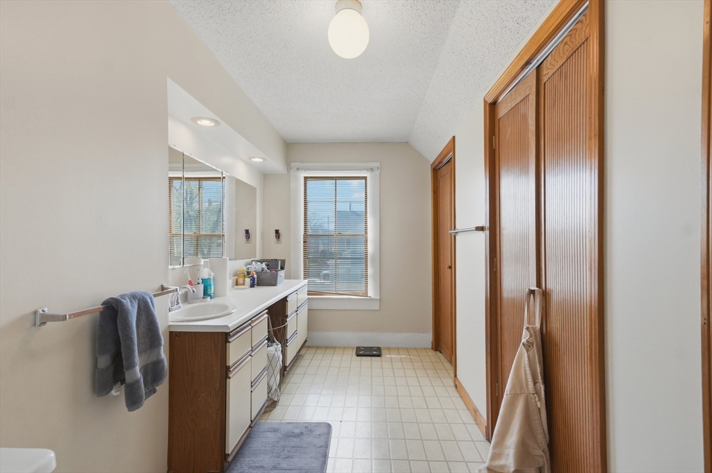115-117 Chestnut Street Waltham, MA 02453 - Photo 29 of 42