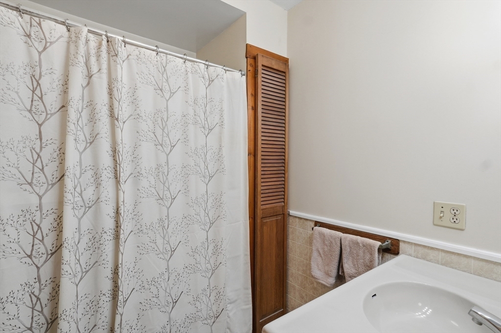 115-117 Chestnut Street Waltham, MA 02453 - Photo 30 of 42