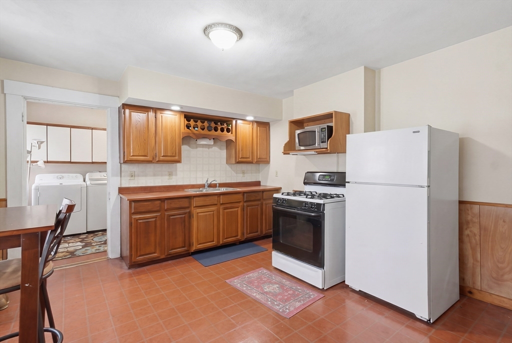 115-117 Chestnut Street Waltham, MA 02453 - Photo 8 of 42