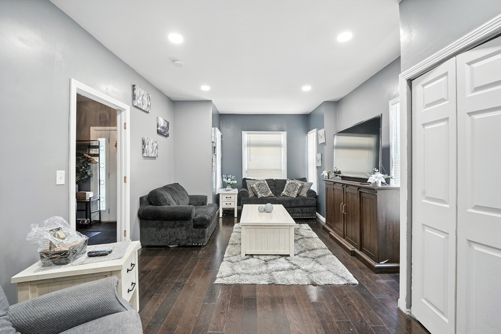 3 Ashley Street Springfield, MA 01105 - Photo 4 of 20 Gallery Image 4